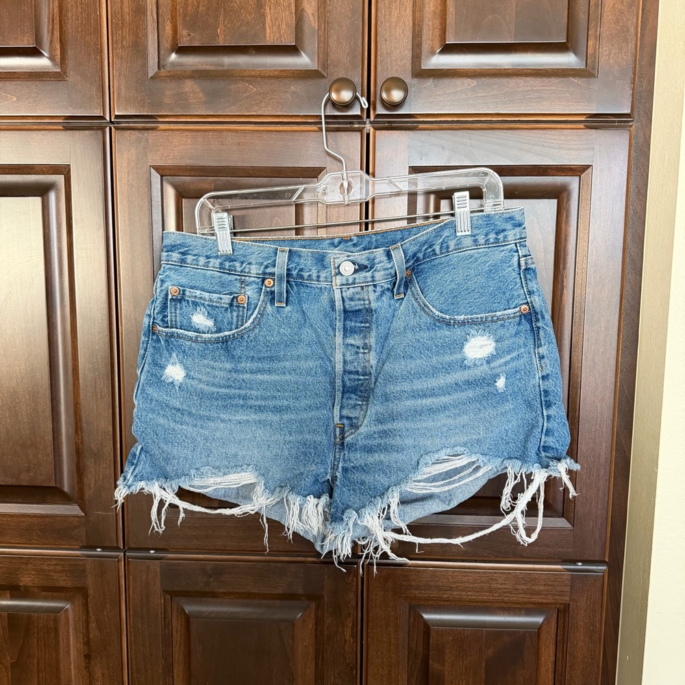 Levi's 501 Button Down Frayed Hem Blue Jean Shorts 32” Waist
